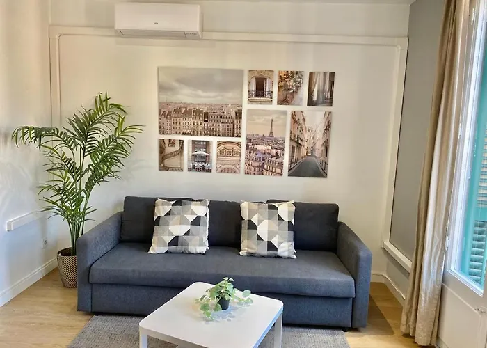 2 Bdr Eixample Lägenhet *