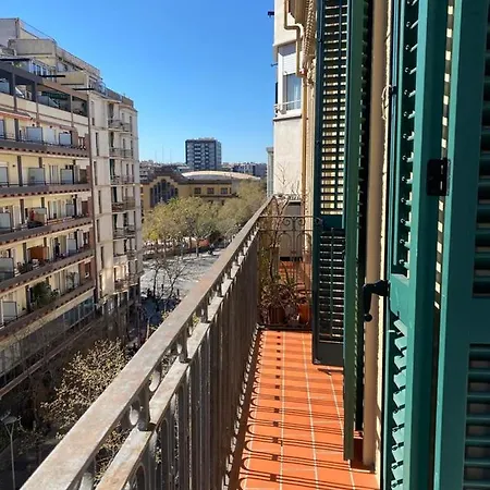 2 Bdr Eixample Apartment